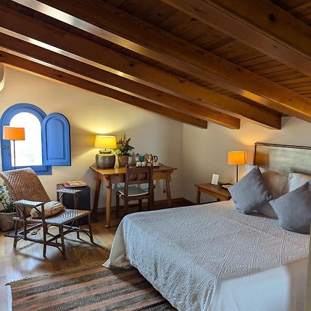 Hostal De La Placa - Hotel Boutique Cabrils Ngoại thất bức ảnh