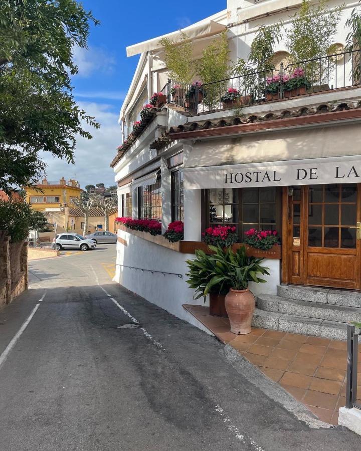 Hostal De La Placa - Hotel Boutique Cabrils Ngoại thất bức ảnh
