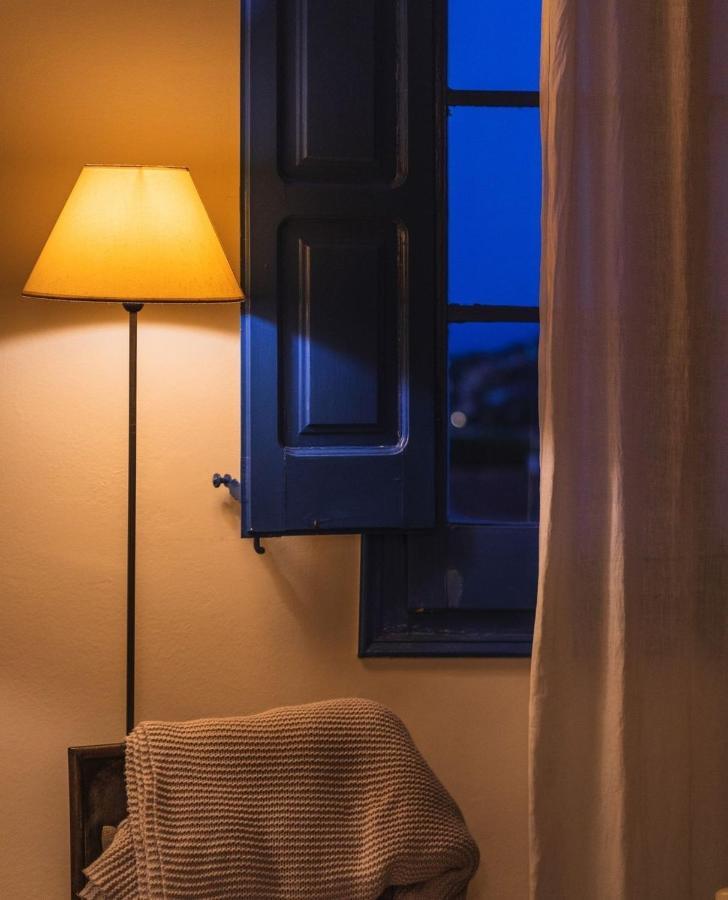 Hostal De La Placa - Hotel Boutique Cabrils Ngoại thất bức ảnh