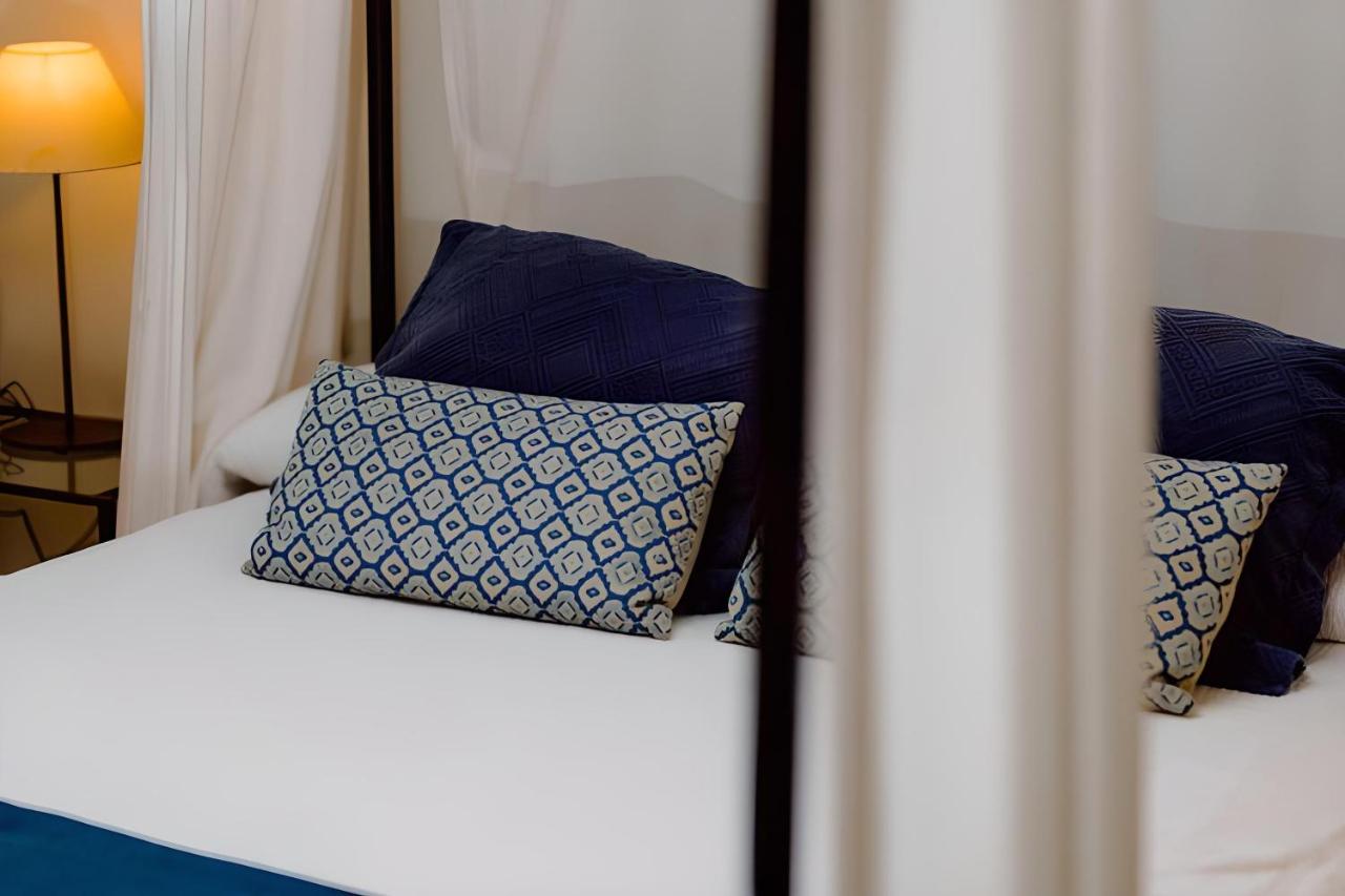 Hostal De La Placa - Hotel Boutique Cabrils Ngoại thất bức ảnh