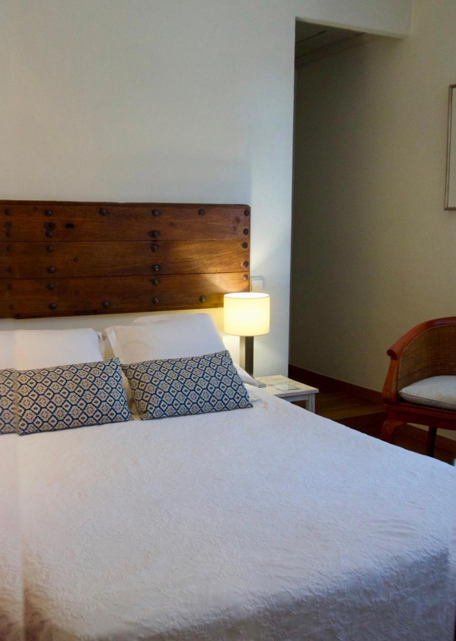 Hostal De La Placa - Hotel Boutique Cabrils Ngoại thất bức ảnh