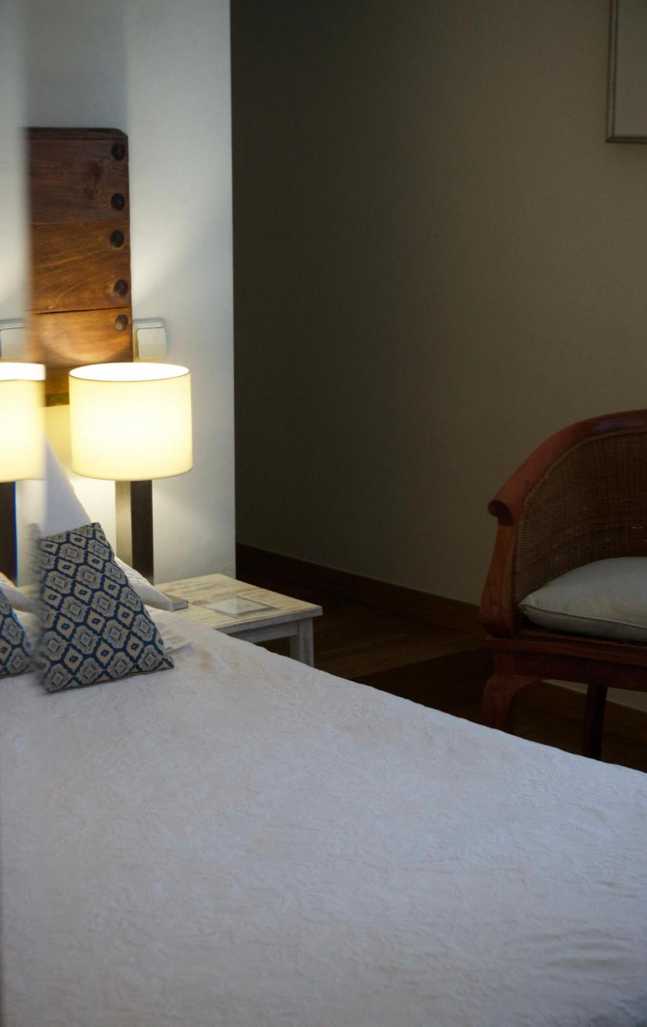 Hostal De La Placa - Hotel Boutique Cabrils Ngoại thất bức ảnh