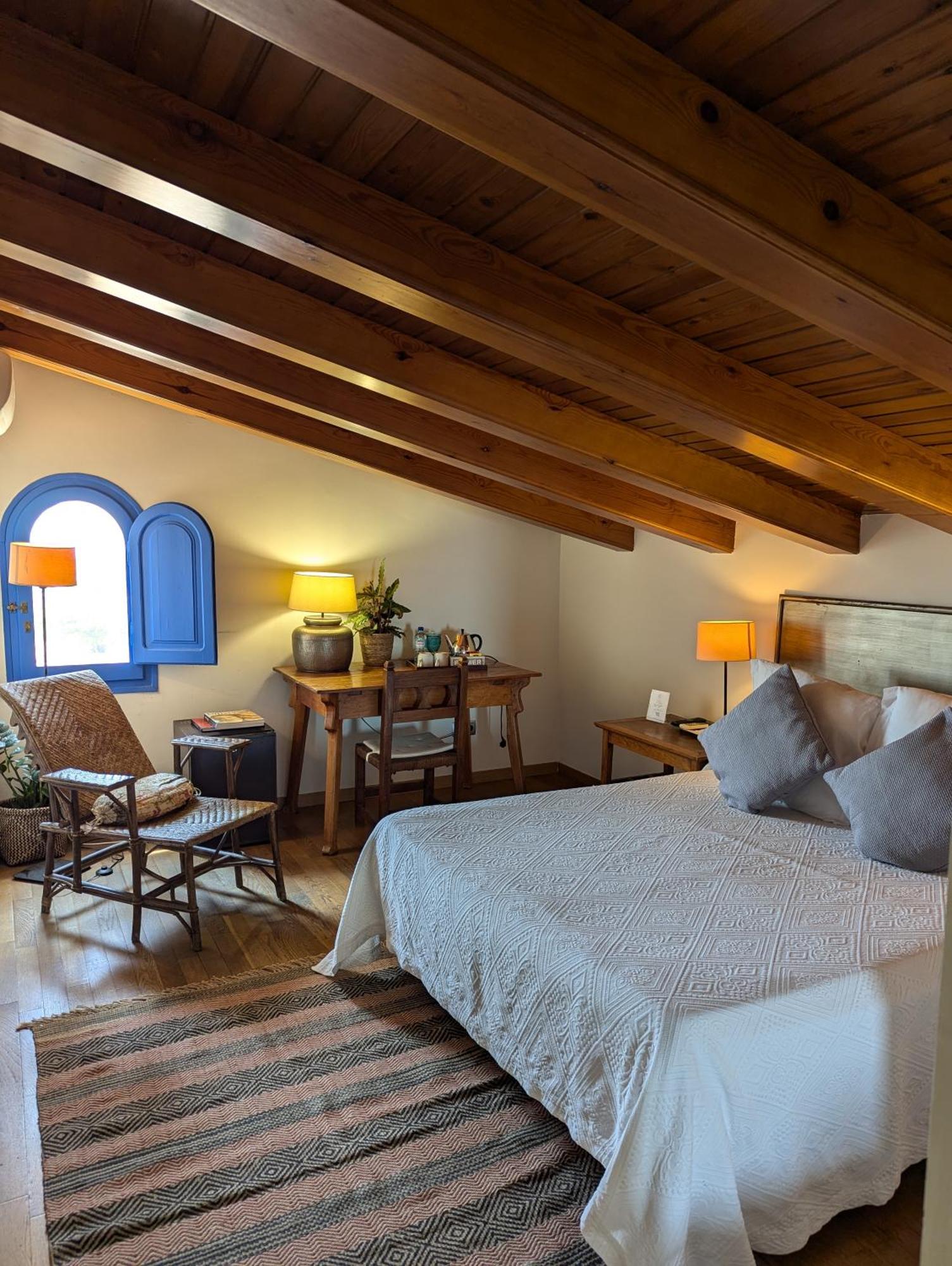 Hostal De La Placa - Hotel Boutique Cabrils Ngoại thất bức ảnh