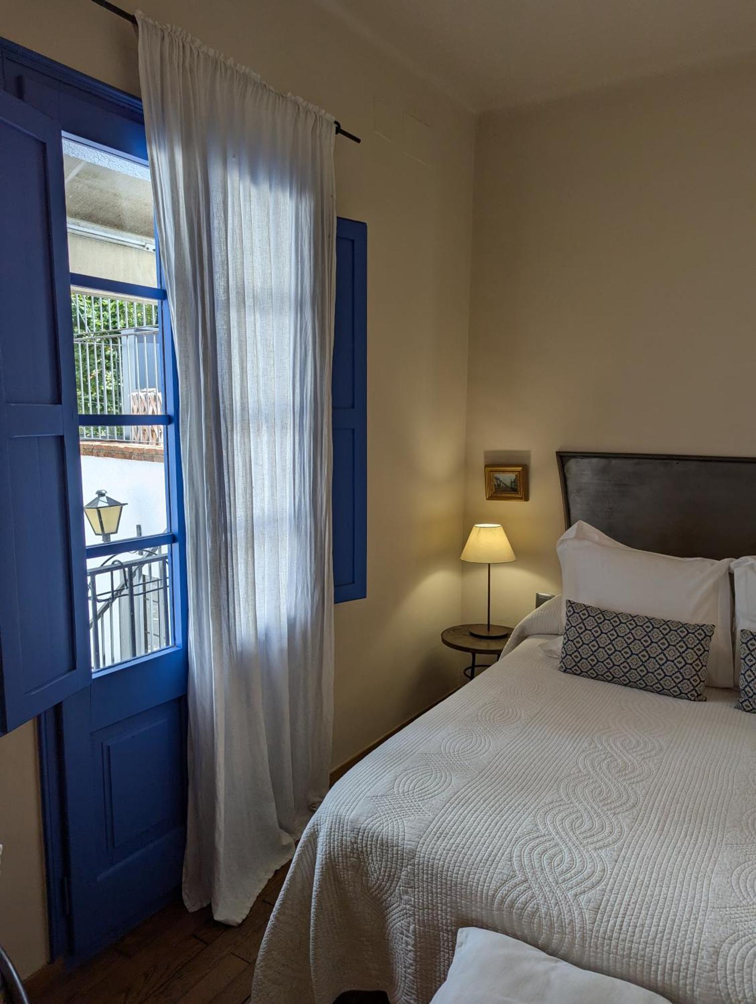 Hostal De La Placa - Hotel Boutique Cabrils Ngoại thất bức ảnh