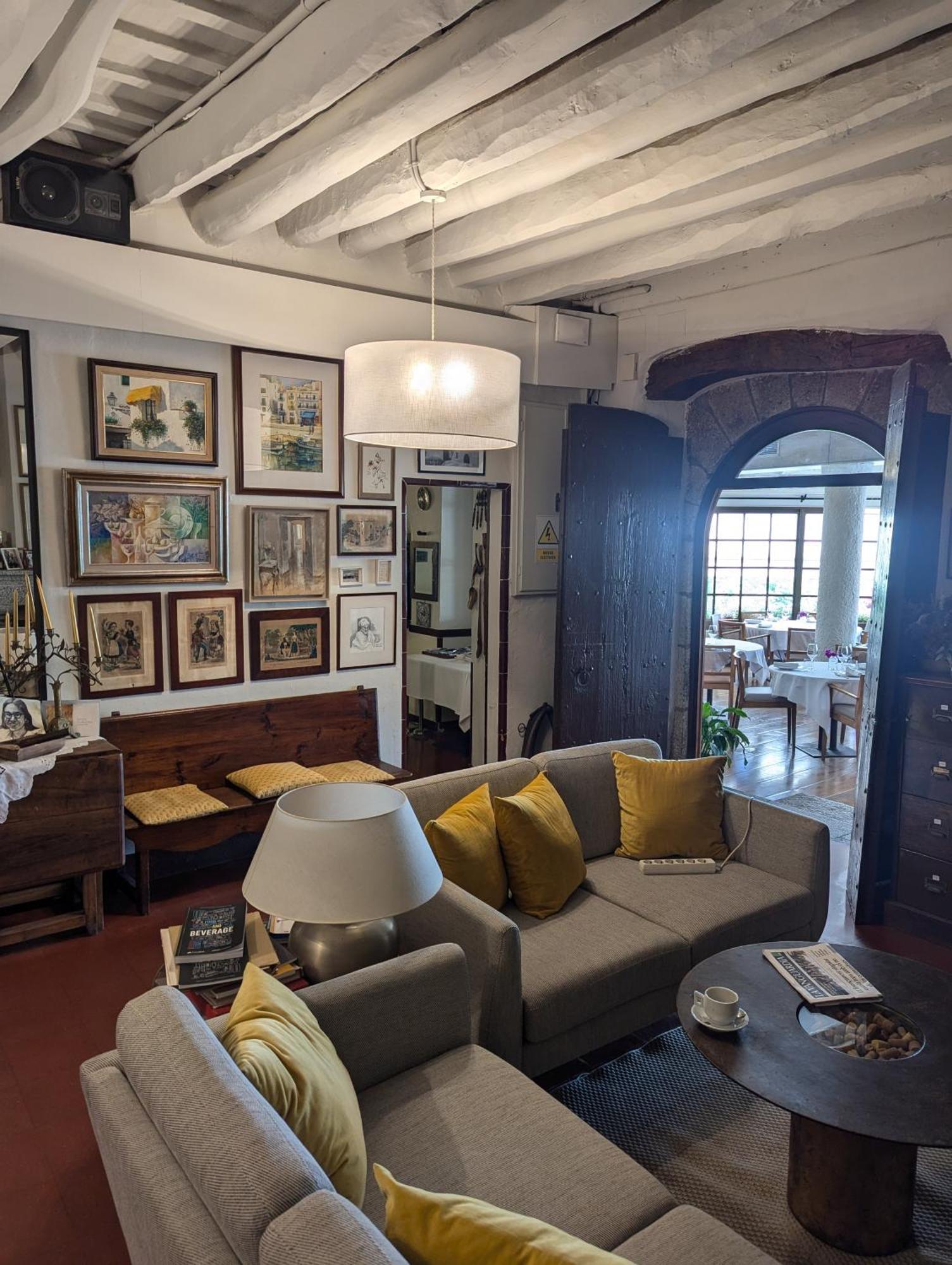 Hostal De La Placa - Hotel Boutique Cabrils Ngoại thất bức ảnh