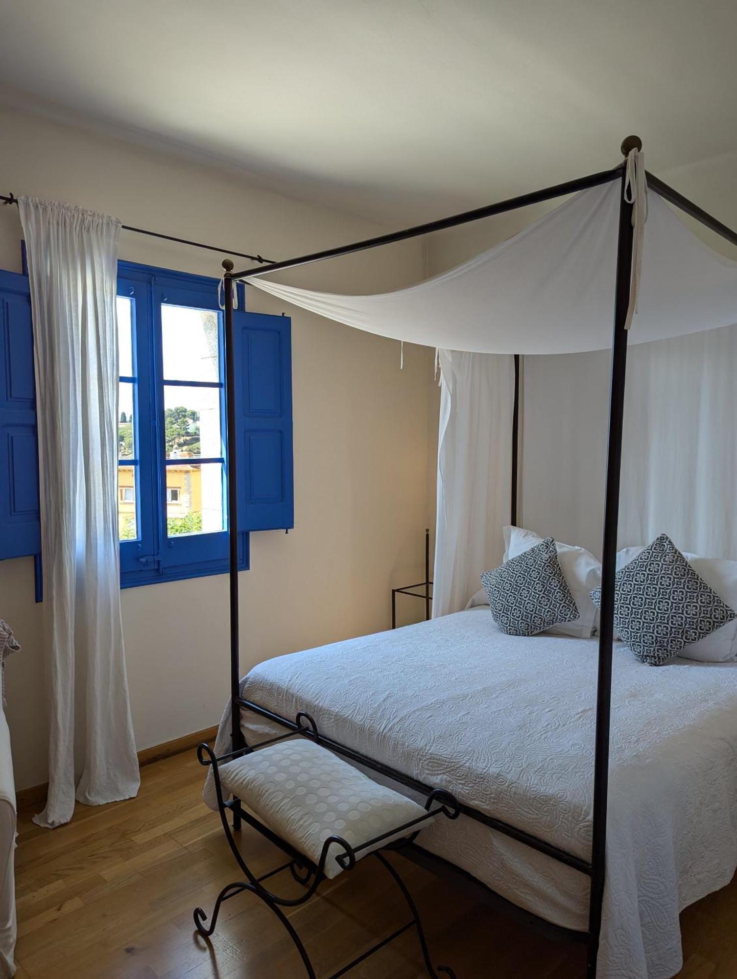Hostal De La Placa - Hotel Boutique Cabrils Ngoại thất bức ảnh